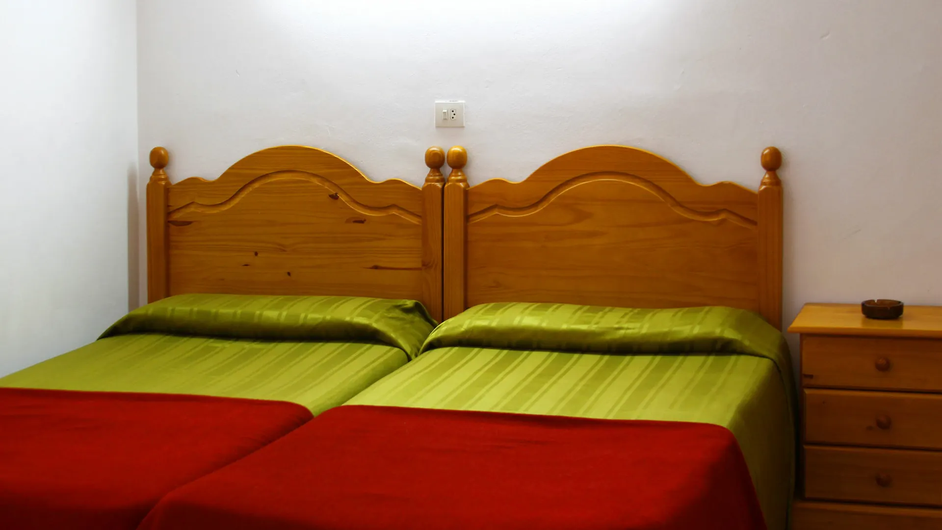 Apartaments Rosa Clara Lloret de Mar 0*,  Spain